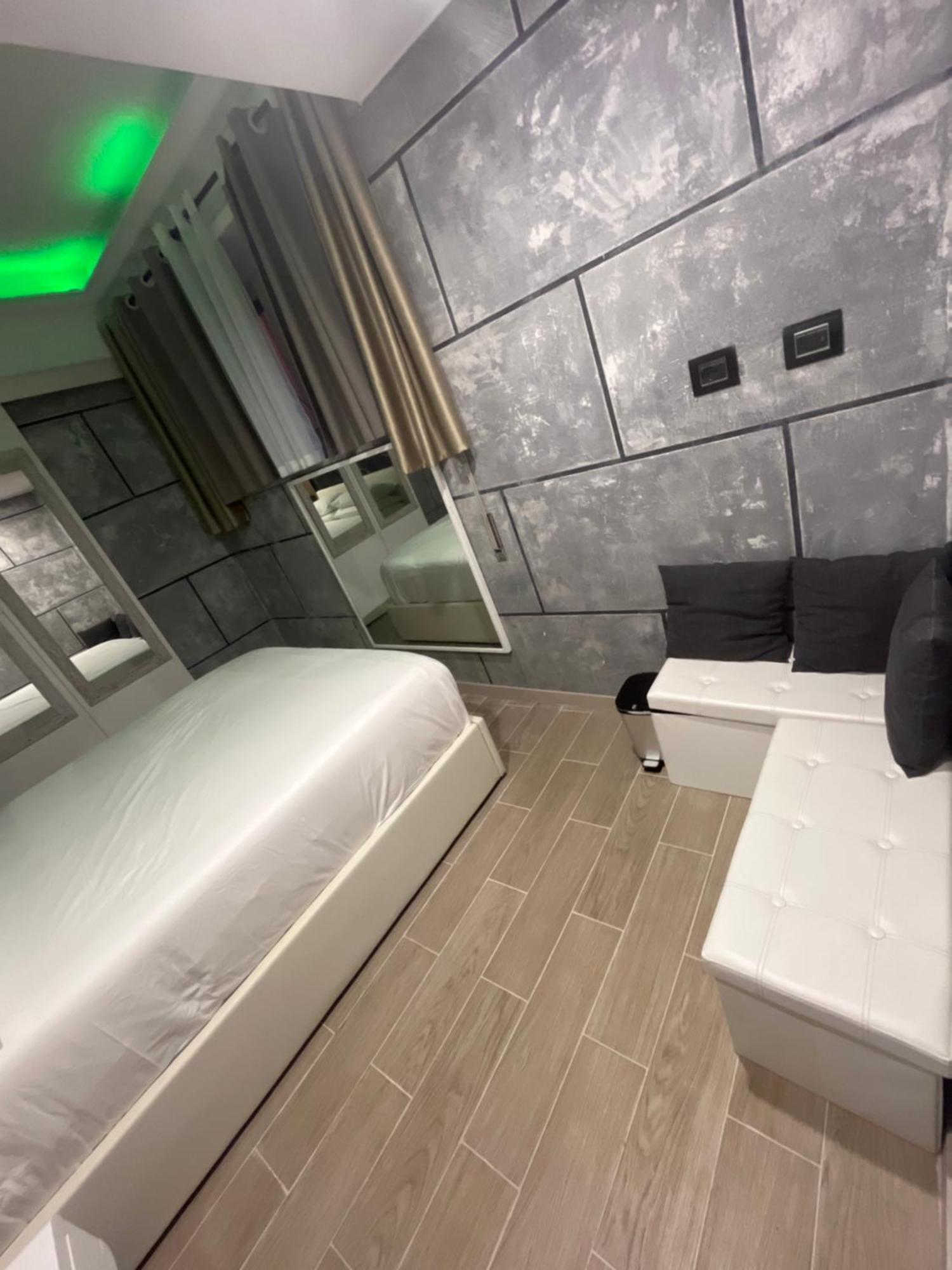 The Spa Suite Rom Exteriör bild